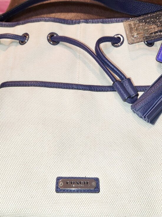 Coach - Picture 2 of 15